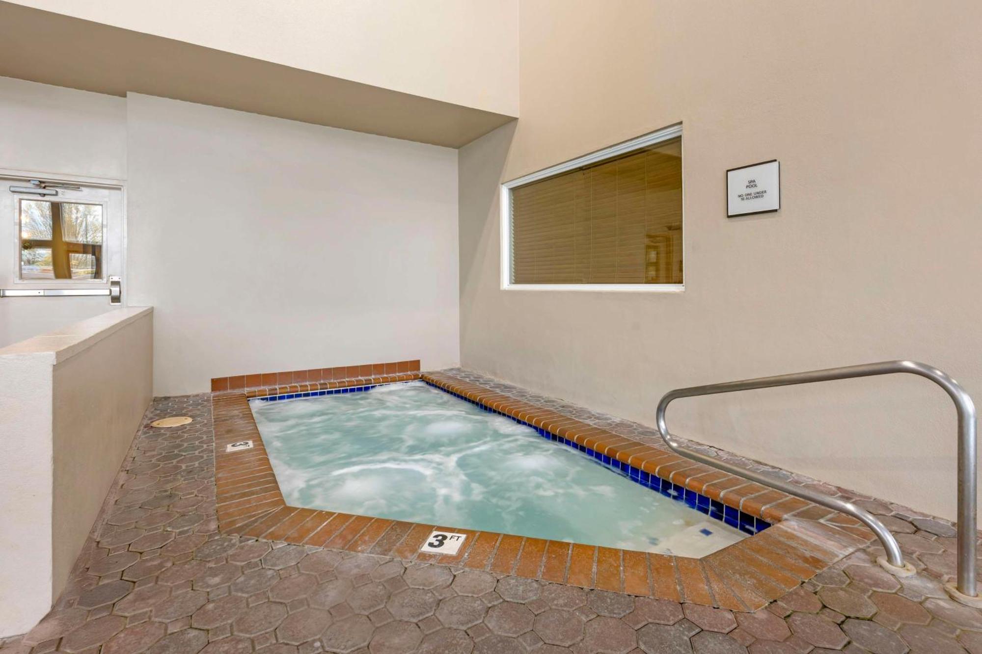 Best Western Plus Mill Creek Inn Салем Екстериор снимка