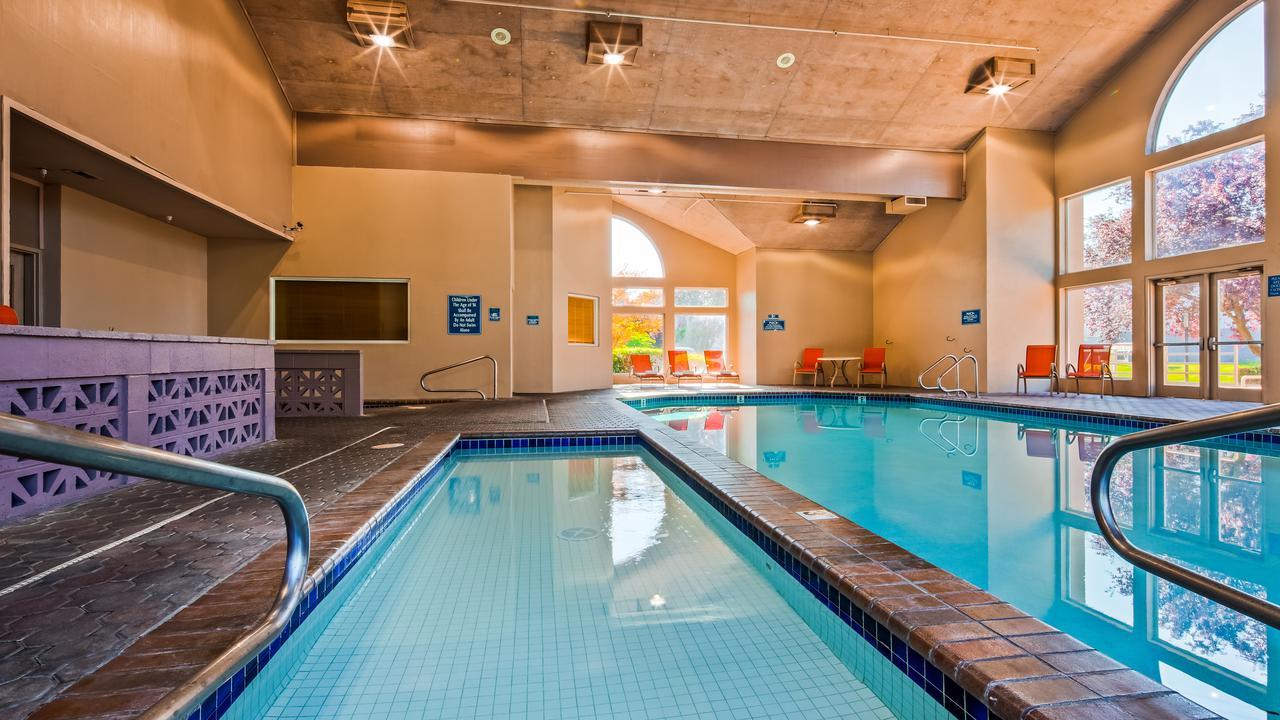 Best Western Plus Mill Creek Inn Салем Екстериор снимка
