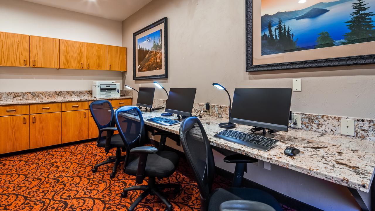Best Western Plus Mill Creek Inn Салем Екстериор снимка